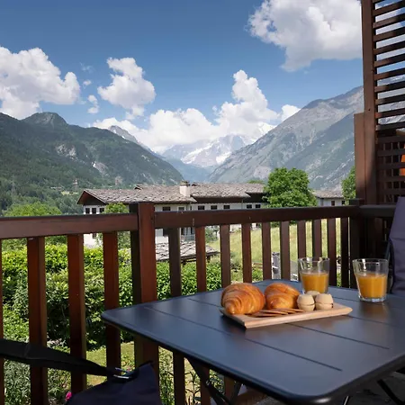 A Casa Di Dona - Vista Monte Bianco E Parcheggio 喇沙